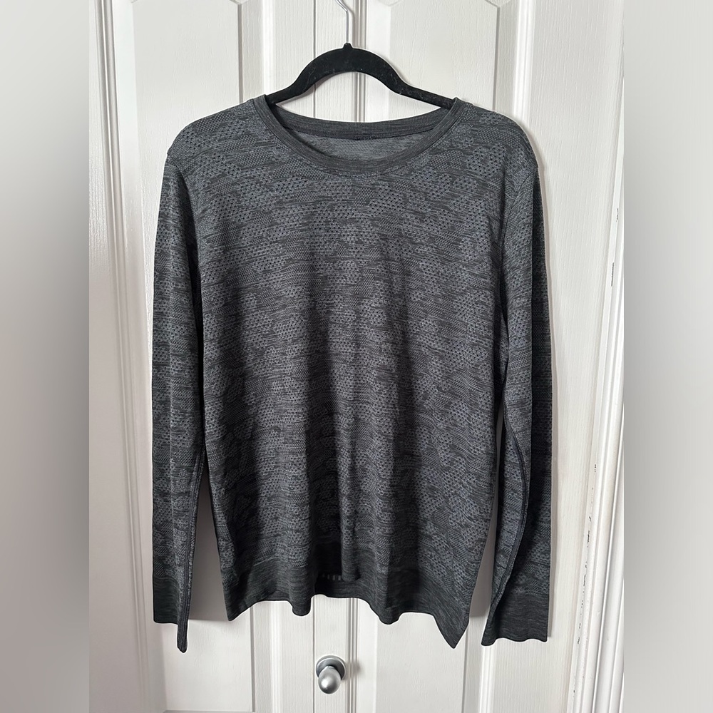EUC lululemon swiftly tech long sleeve camo design